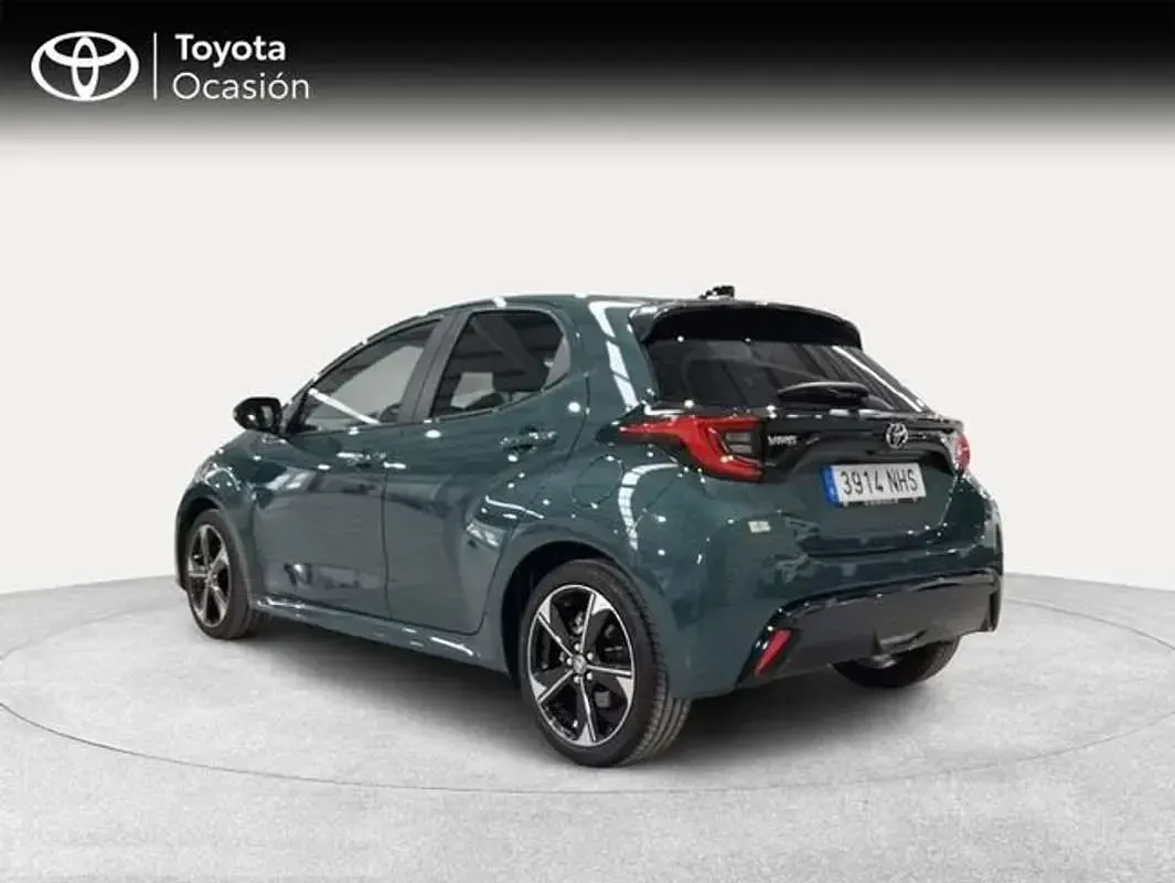 Usado Toyota Yaris Hybrid Style 116 CV (85 kW) 2025 Verde Utilitario