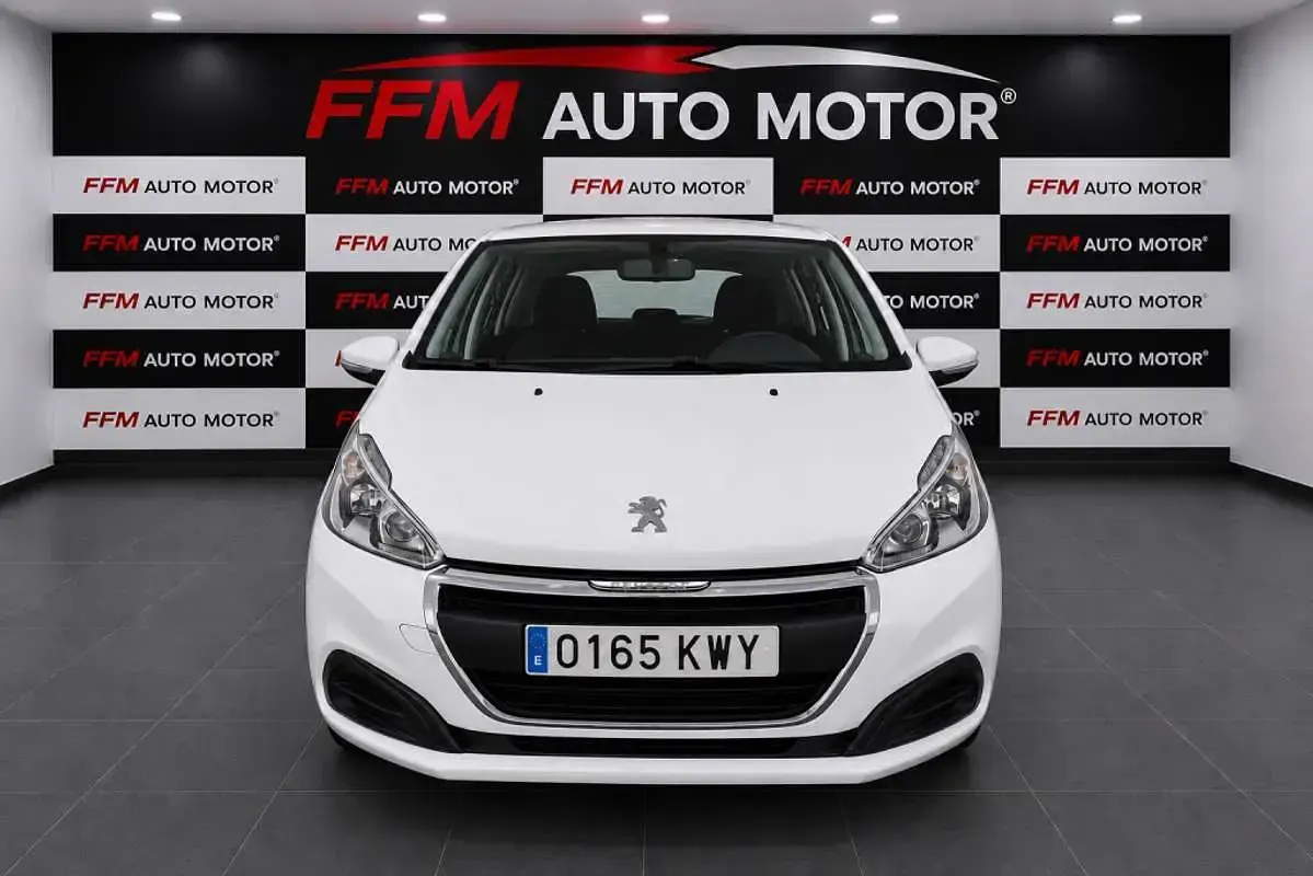 Usado Peugeot 208 Active 83 CV (61 kW) 2019 Blanco Utilitario