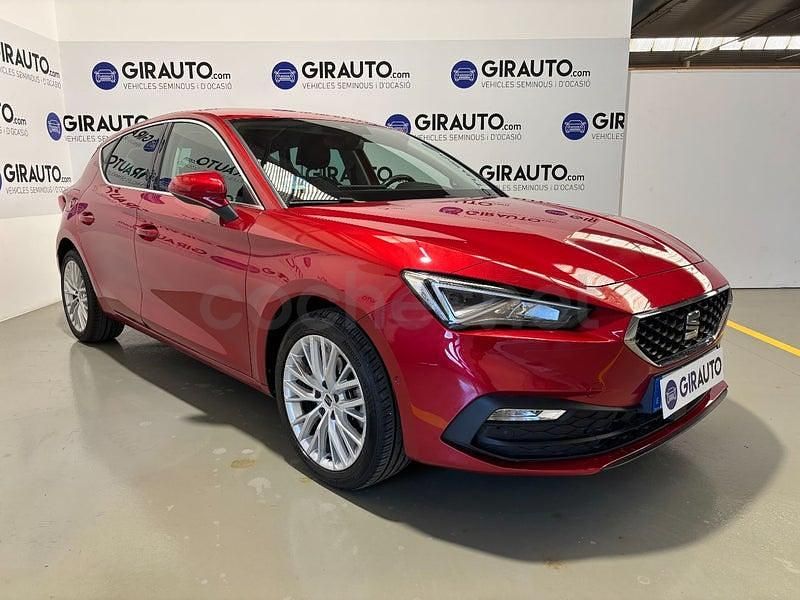 Usado Seat Leon Style 110 CV (80 kW) 2022 Rojo Berlina