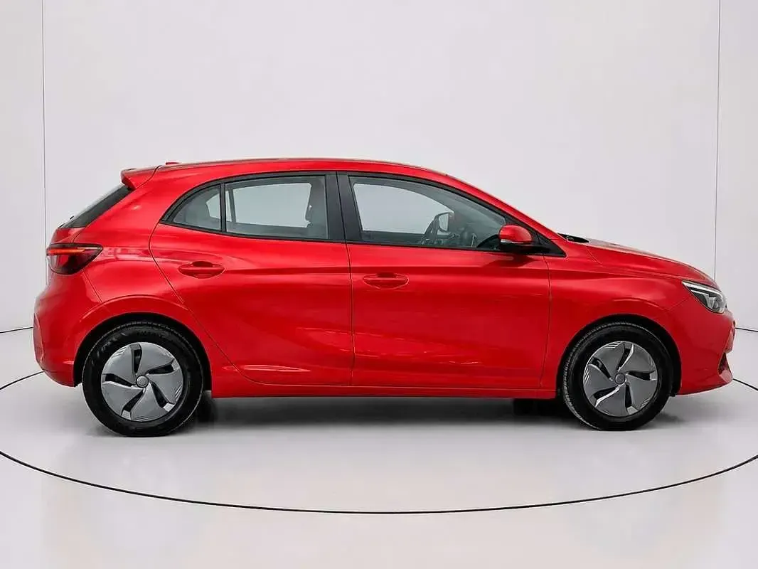 Usado MG MG3 116 CV (85 kW) 2025 Rojo Utilitario