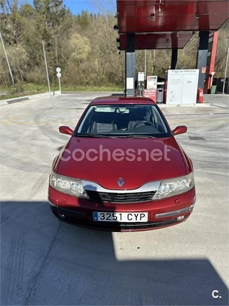 Usado Renault Laguna II Dynamique 120 CV (88 kW) 2004 Rojo Berlina
