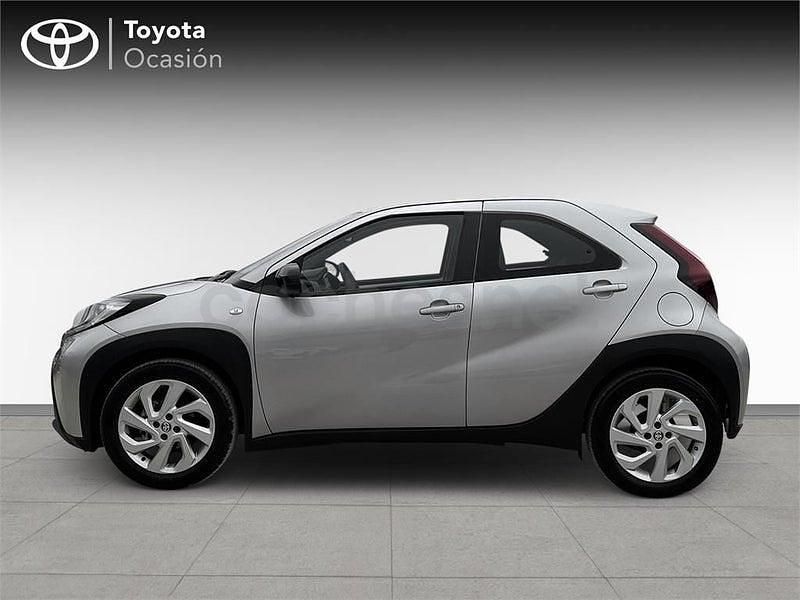 Usado Toyota Aygo X Play 72 CV (52 kW) 2023 Gris / plata SUV