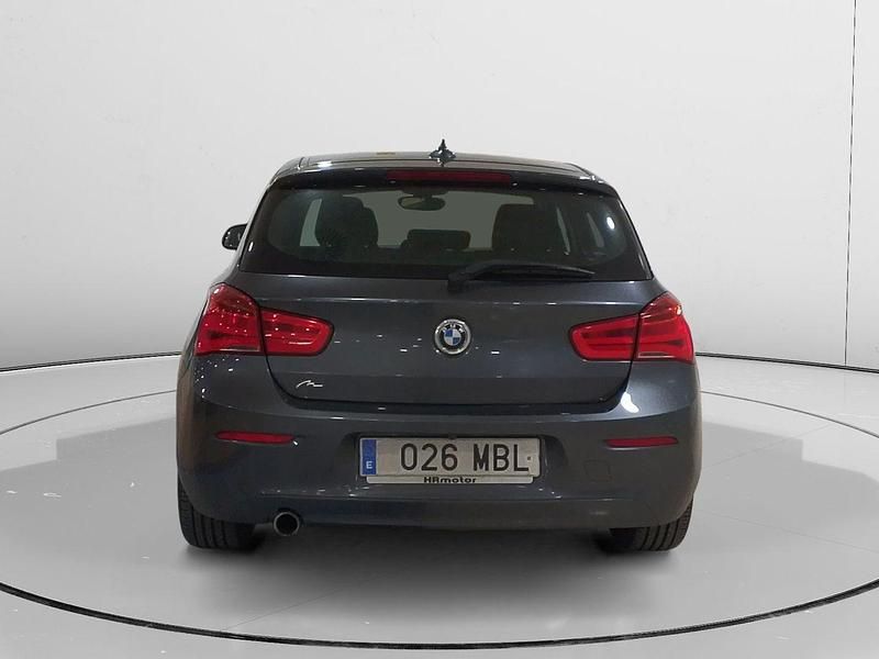 Usado BMW 116 Advantage 116 CV (85 kW) 2018 Gris Utilitario