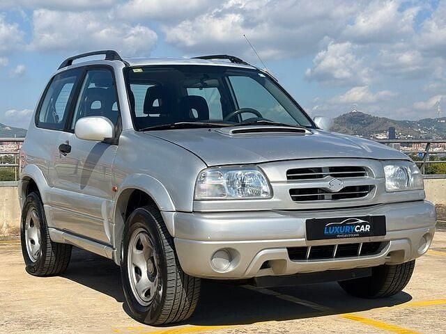 Usado Suzuki Grand Vitara 110 CV (80 kW) 2005 Gris SUV