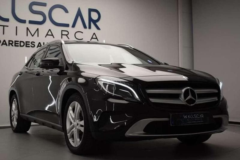 Usado Mercedes GLA200 Style 136 CV (100 kW) 2015 Negro SUV