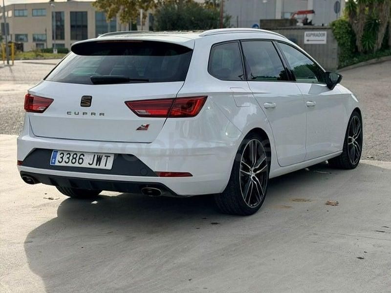 Usado Seat Leon CUPRA 300 CV (220 kW) 2017 Blanco Familiar