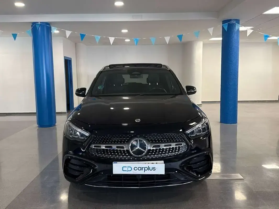 Usado Mercedes GLA200 163 CV (119 kW) 2024 Negro SUV