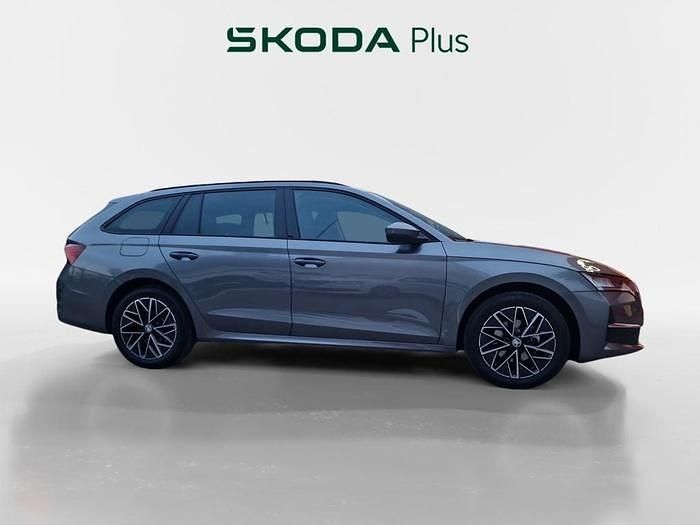 Usado Skoda Octavia Selection 150 CV (110 kW) 2024 Gris Familiar