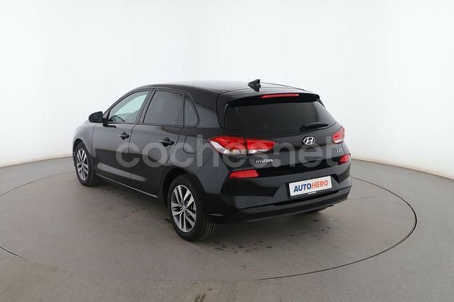 Usado Hyundai i30 120 CV (88 kW) 2020 Negro Berlina