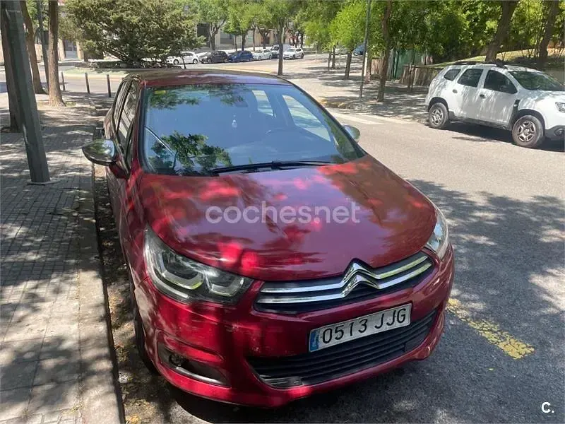 Usado Citroën C4 Feel 99 CV (72 kW) 2015 Rojo Berlina