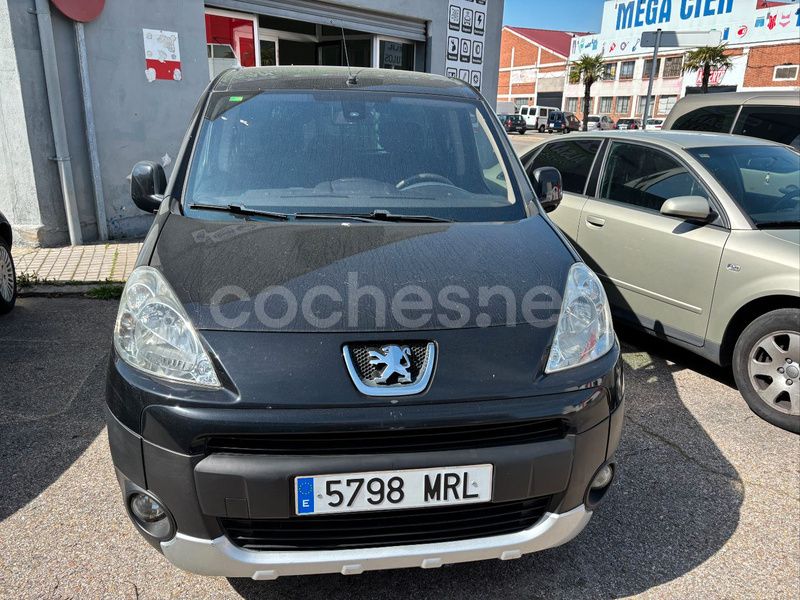 Usado Peugeot Partner Tepee Active 92 CV (67 kW) 2012 Negro Monovolumen