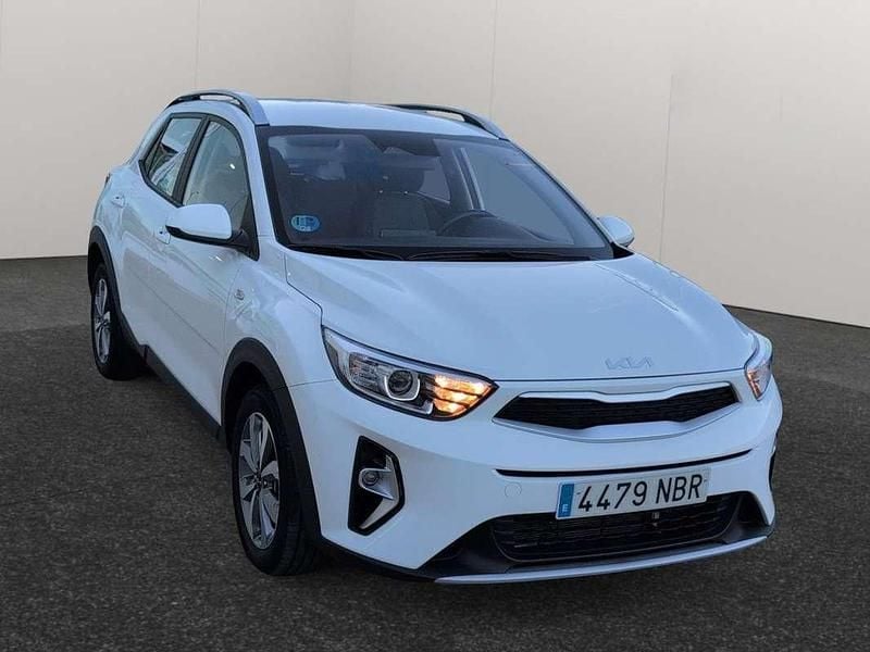 Usado Kia Stonic 101 CV (74 kW) 2025 Blanco SUV