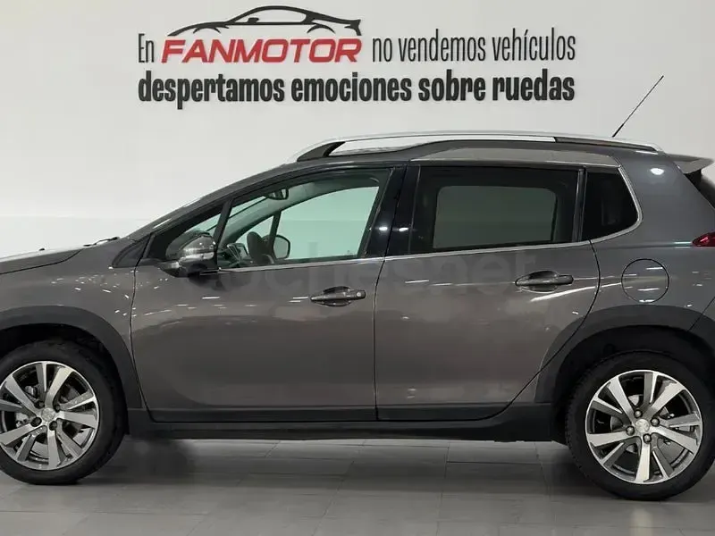 Usado Peugeot 2008 Crossway 120 CV (88 kW) 2017 Gris / plata SUV