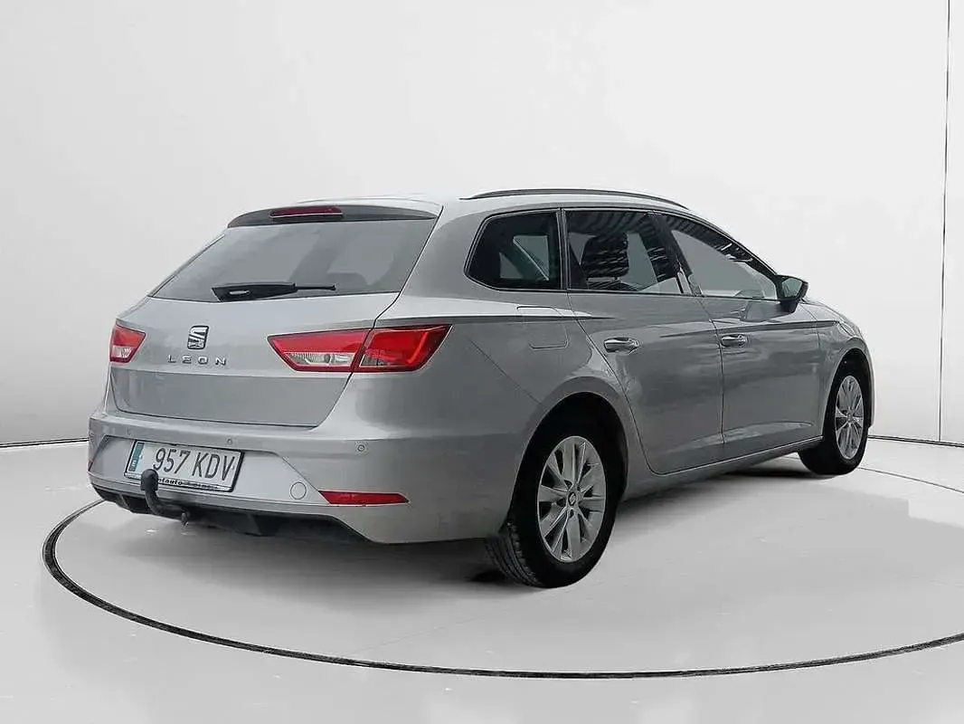 Usado Seat Leon ST Style 150 CV (110 kW) 2017 Gris Familiar