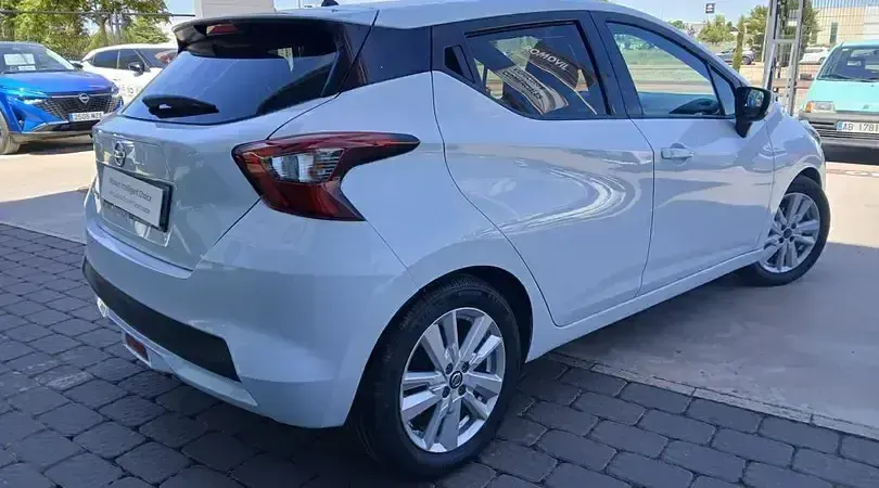 Usado Nissan Micra N-Connecta 100 CV (73 kW) 2020 Solid white Utilitario