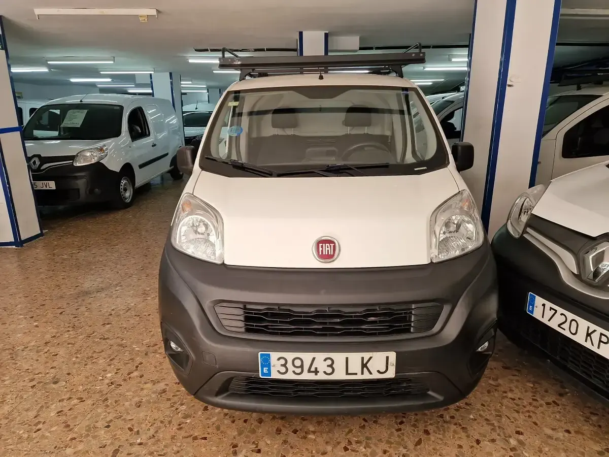 Usado Fiat Fiorino 70 CV (51 kW) 2020 Blanco Monovolumen