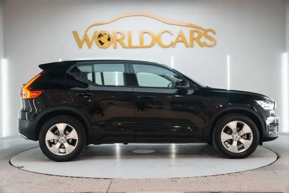 Usado Volvo XC40 Momentum 150 CV (110 kW) 2019 Negro SUV