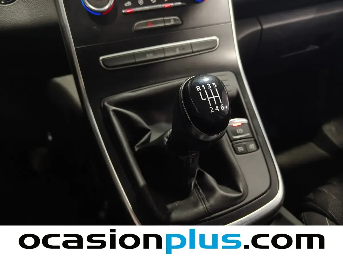 Usado Renault Scénic IV LIMITED 140 CV (102 kW) 2019 Gris Monovolumen