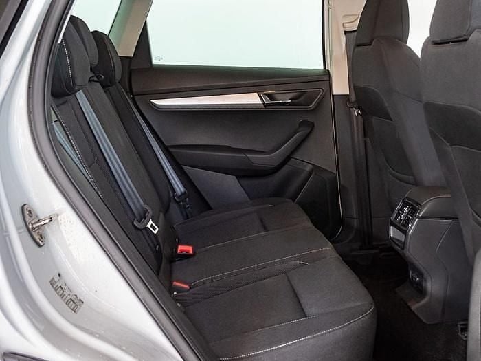 Usado Skoda Karoq Selection 150 CV (110 kW) 2025 Blanco SUV