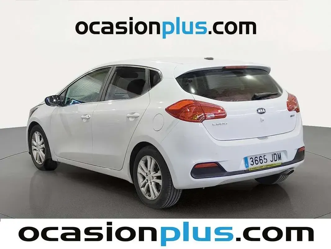 Usado Kia Ceed 128 CV (94 kW) 2015 Blanco Utilitario