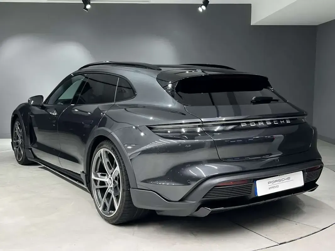 Usado Porsche Taycan 4 Cross Turismo Cross Turismo 280 kW (381 CV) 2022 Gris Familiar