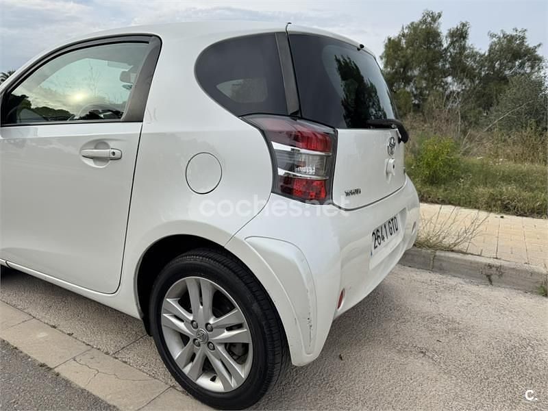 Usado Toyota iQ 99 CV (72 kW) 2010 Blanco Utilitario