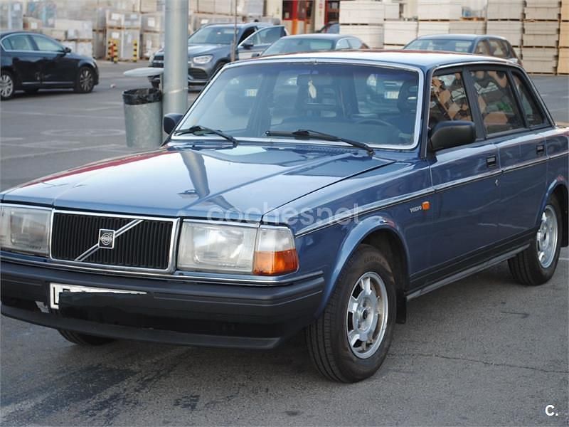 Usado Volvo 240 115 CV (84 kW) 1988 Azul Berlina