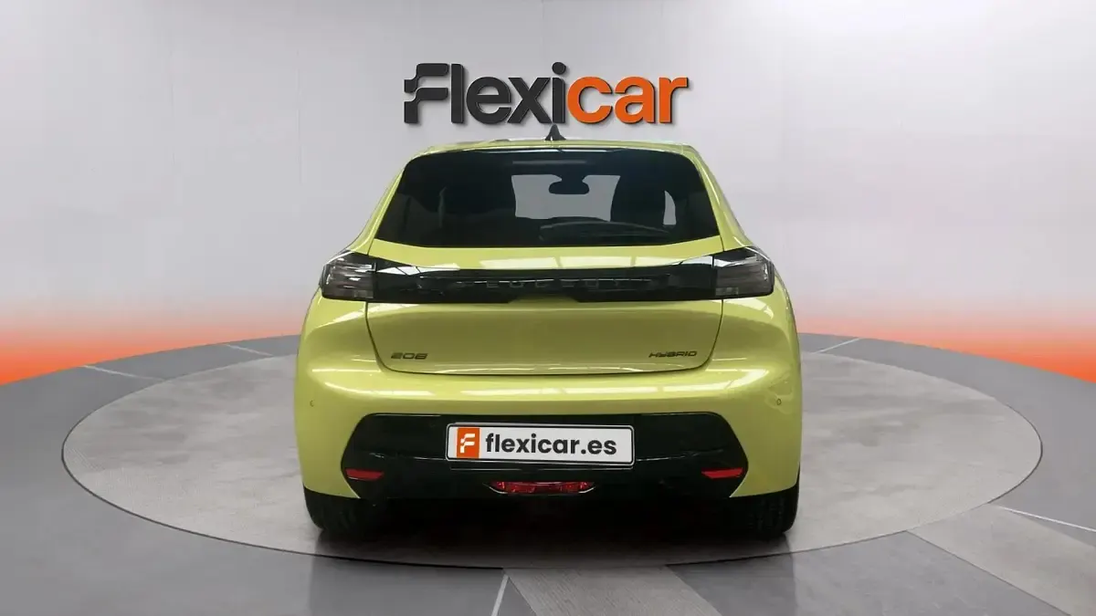 Usado Peugeot 208 Allure 110 CV (80 kW) 2025 Amarillo Utilitario