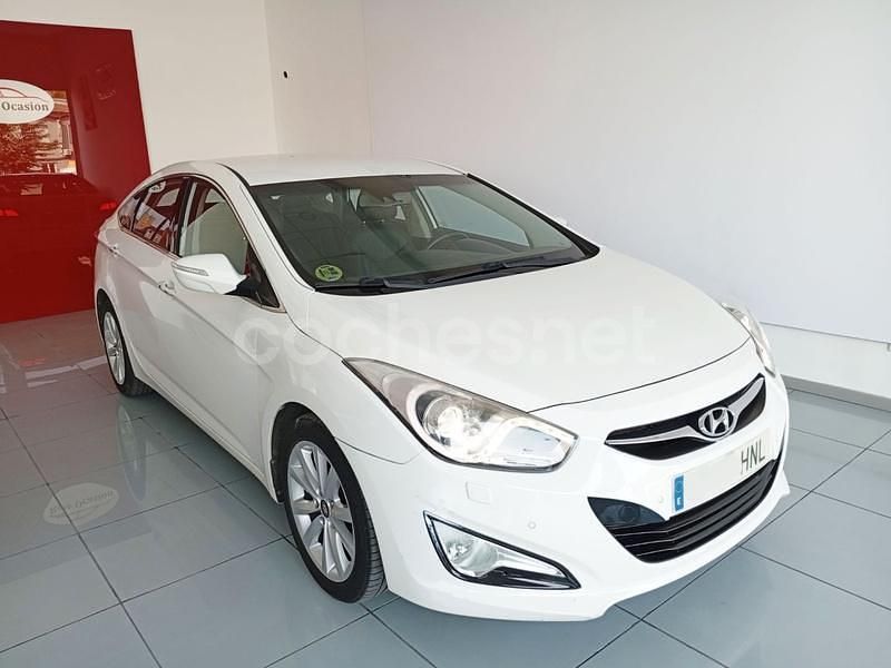 Usado Hyundai i40 Style 136 CV (100 kW) 2013 Blanco Berlina