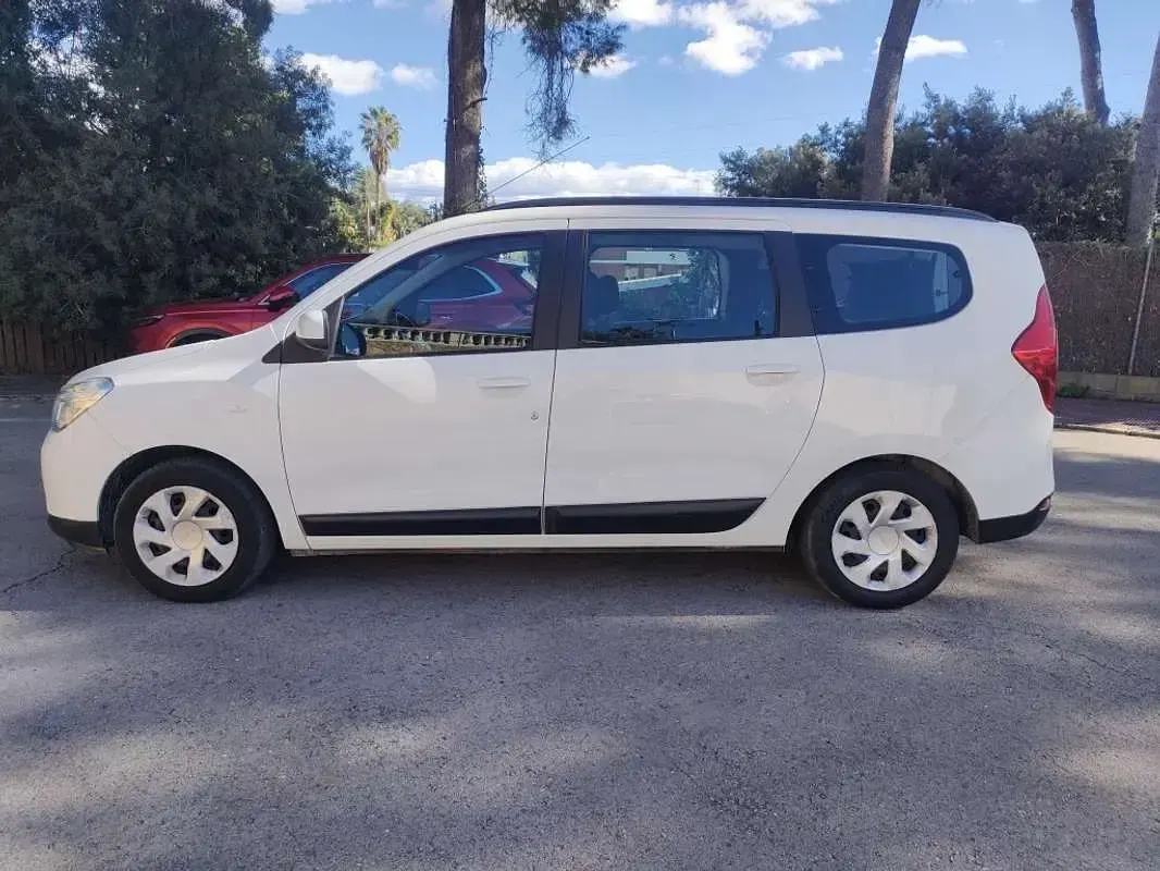 Usado Dacia Lodgy 102 CV (75 kW) 2017 Blanco Monovolumen