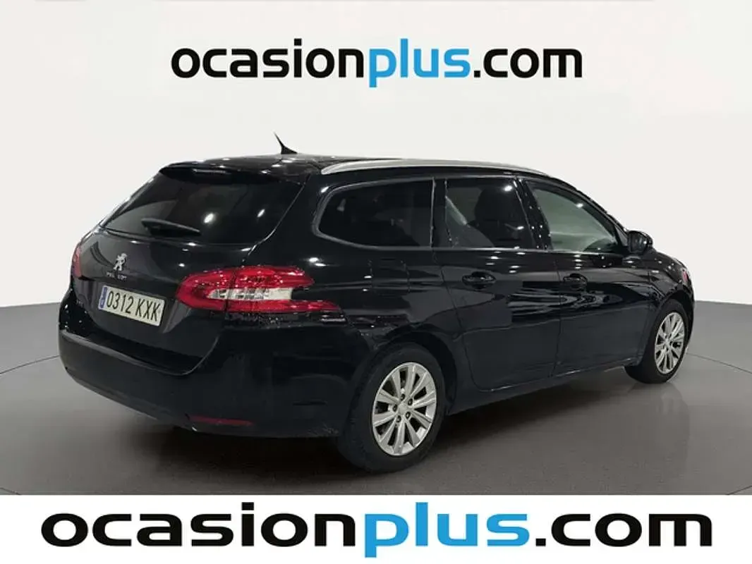 Usado Peugeot 308 SW Style 131 CV (96 kW) 2019 Negro Familiar