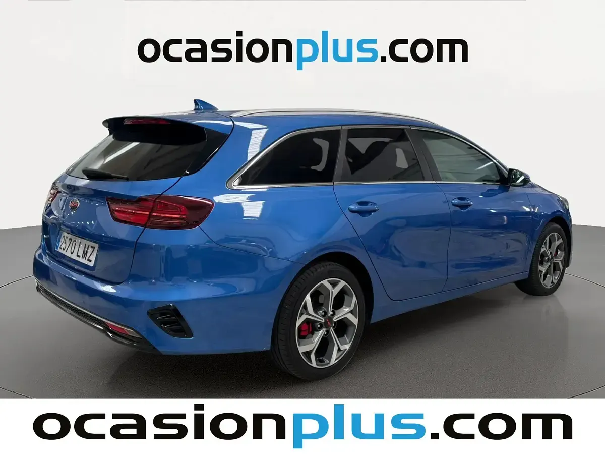 Usado Kia Ceed 136 CV (100 kW) 2021 Azul Utilitario