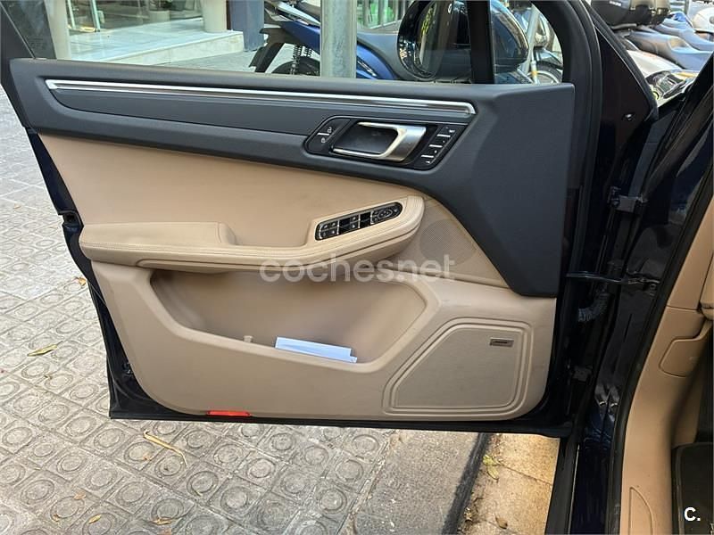 Używany Porsche Macan 245 KM (180 kW) 2022 Niebieski SUV