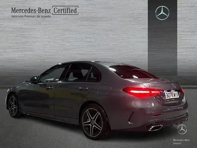 Usado Mercedes C300e 313 CV (230 kW) 2024 Gris selenita