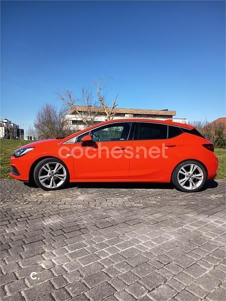 Usado Opel Astra 150 CV (110 kW) 2018 Rojo Berlina