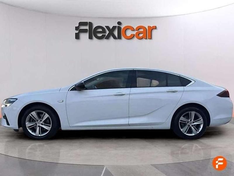 Usado Opel Insignia Business Elegance 122 CV (89 kW) 2021 Blanco Berlina