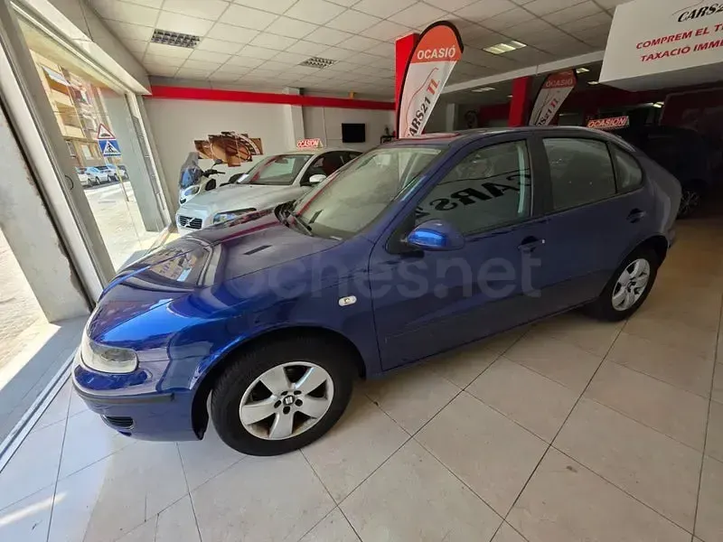 Usado Seat Leon 105 CV (77 kW) 2006 Azul Utilitario
