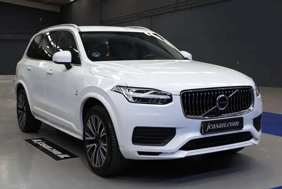 Usado Volvo XC90 Momentum 235 CV (172 kW) 2022 Blanco SUV