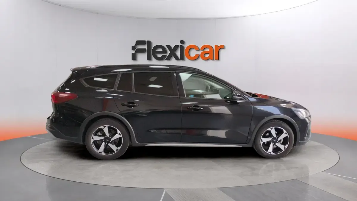 Usado Ford Focus Active X 125 CV (91 kW) 2024 Negro Berlina