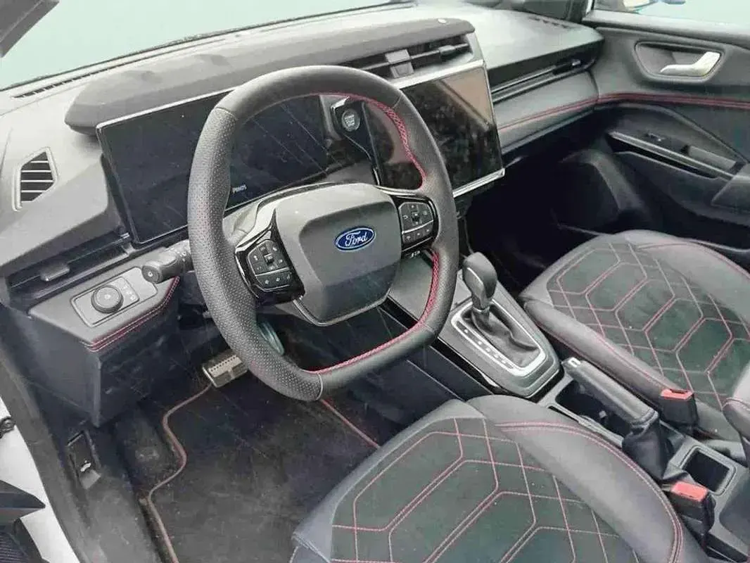Usado Ford Puma ST-Line X 125 CV (91 kW) 2025 Blanco SUV