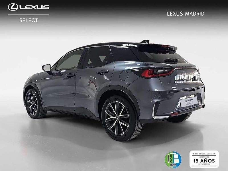 Usado Lexus LBX 137 CV (100 kW) 2025 Gris SUV