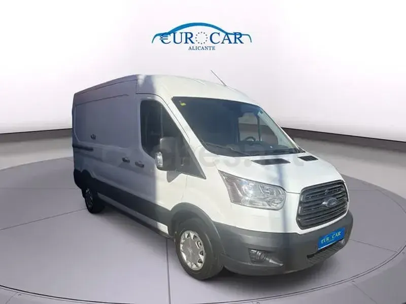 Usado Ford Tourneo Custom Trend 131 CV (96 kW) 2018 Blanco Van