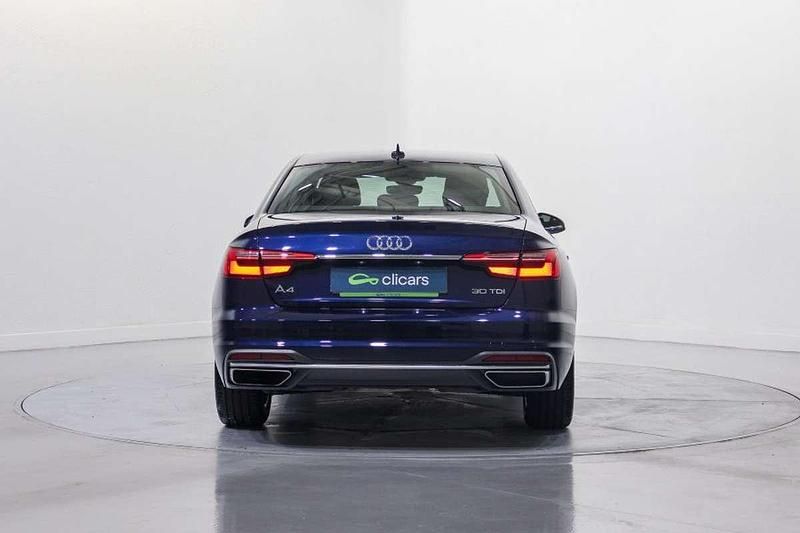Usado Audi A4 Advanced 136 CV (100 kW) 2021 Azul Berlina