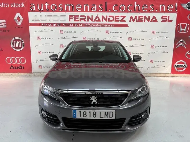 Usado Peugeot 308 Active 100 CV (73 kW) 2020 Gris / plata Berlina