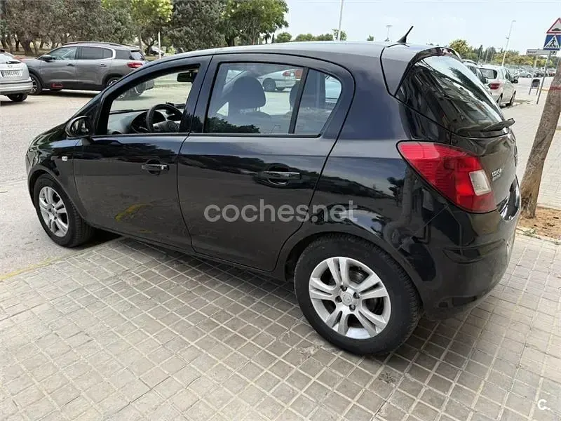 Usado Opel Corsa 80 CV (58 kW) 2008 Negro Utilitario