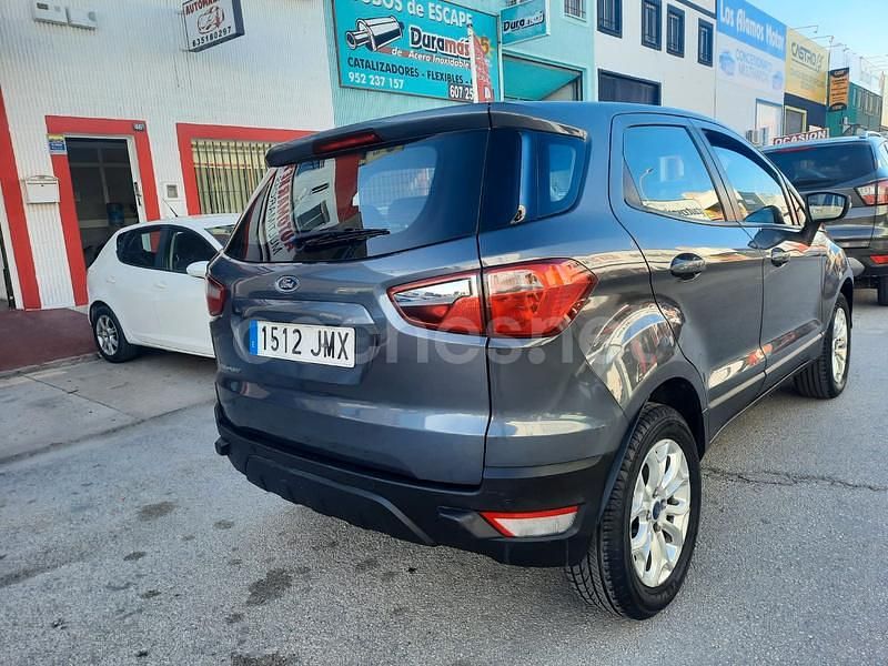 Usado Ford Ecosport Trend 112 CV (82 kW) 2016 Gris / plata SUV