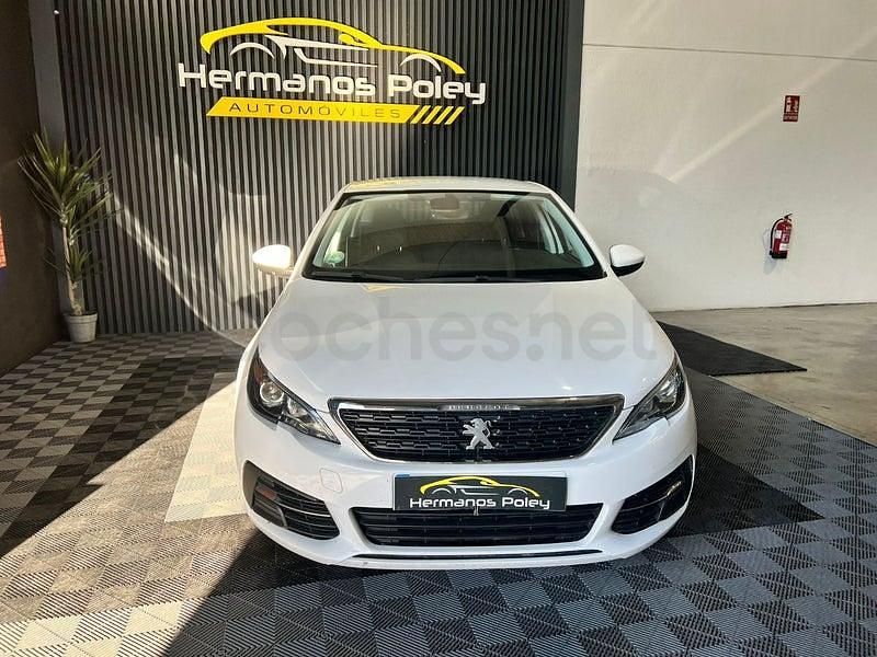 Usado Peugeot 308 SW Active 130 CV (95 kW) 2021 Blanco Familiar
