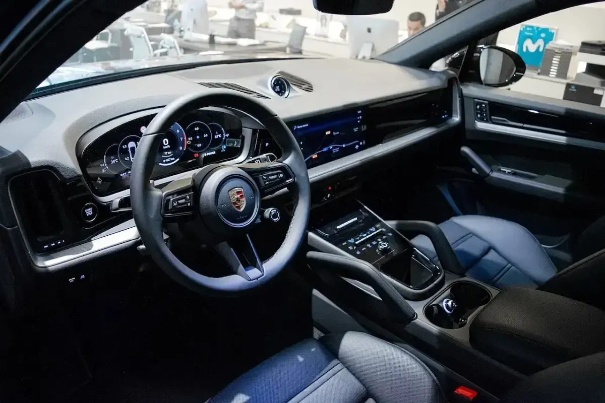 Usado Porsche Cayenne 470 CV (345 kW) 2024 Negro SUV