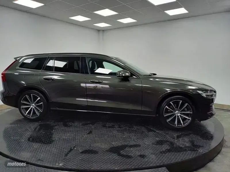 Usado Volvo V60 Momentum 197 CV (144 kW) 2022 Gris Familiar