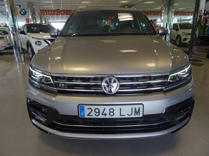 Usado VW Tiguan R-line 150 CV (110 kW) 2020 Gris / plata SUV